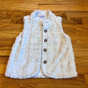 Hanna Andersson Off White Faux Fur vest with buttons, kids size 6/7